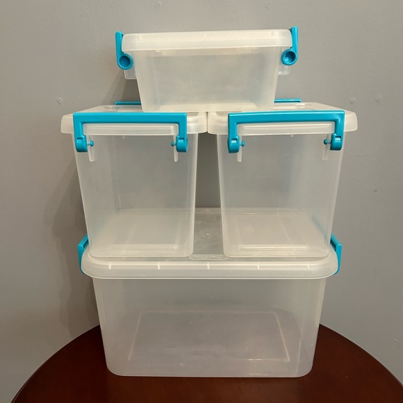 Set of 4 Sterilite Storage Containers and 6 Mini Containers - Picture 2 of 3
